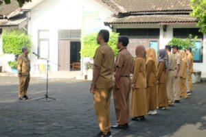 Penyerahan SK Kenaikan Pangkat Periode Februari