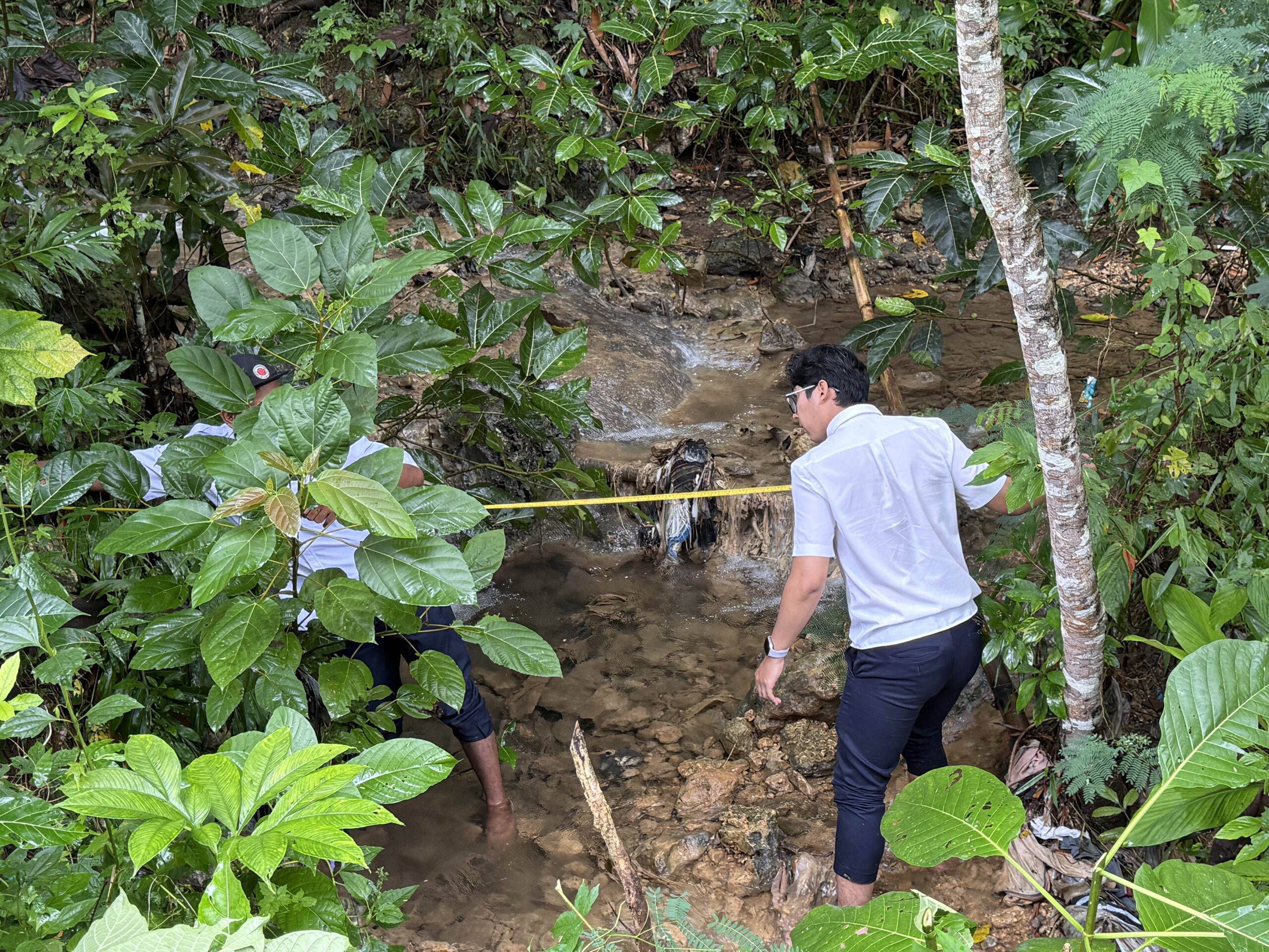 Survey Lokasi Pembangunan Gully Plug
