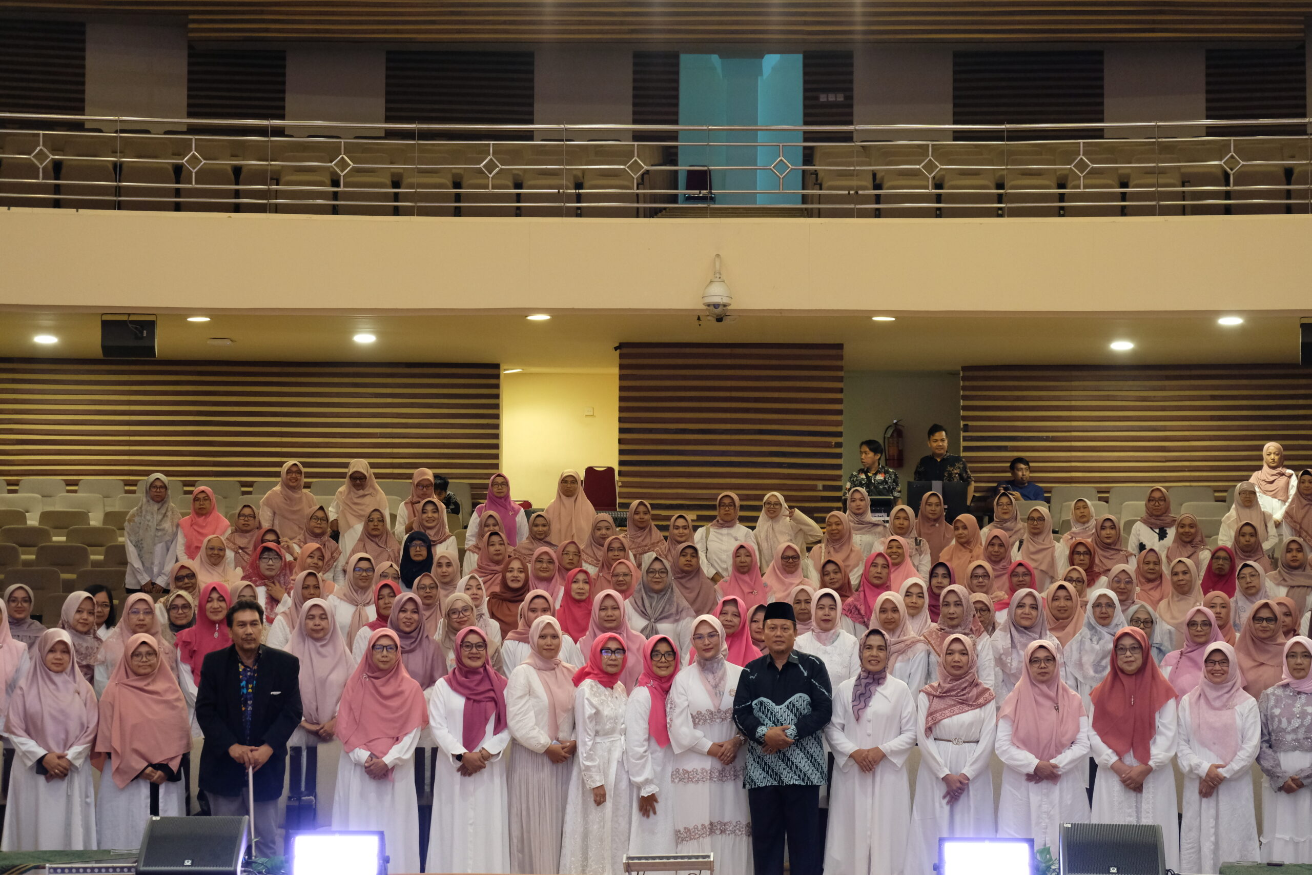 Syawalan dan Pengajian DWP DIY di Concert Hall ISI