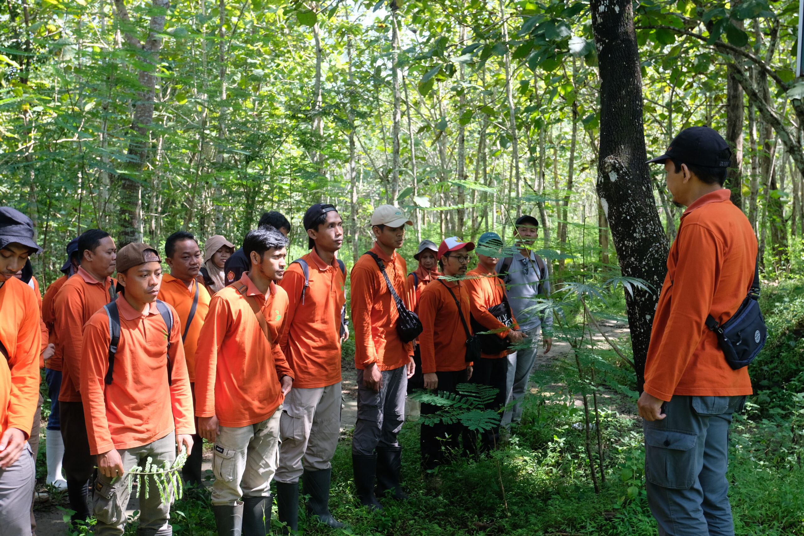 Patroli Keamanan dan Pengambilan Visual Hasil Kamera Trap Tahura Bunder